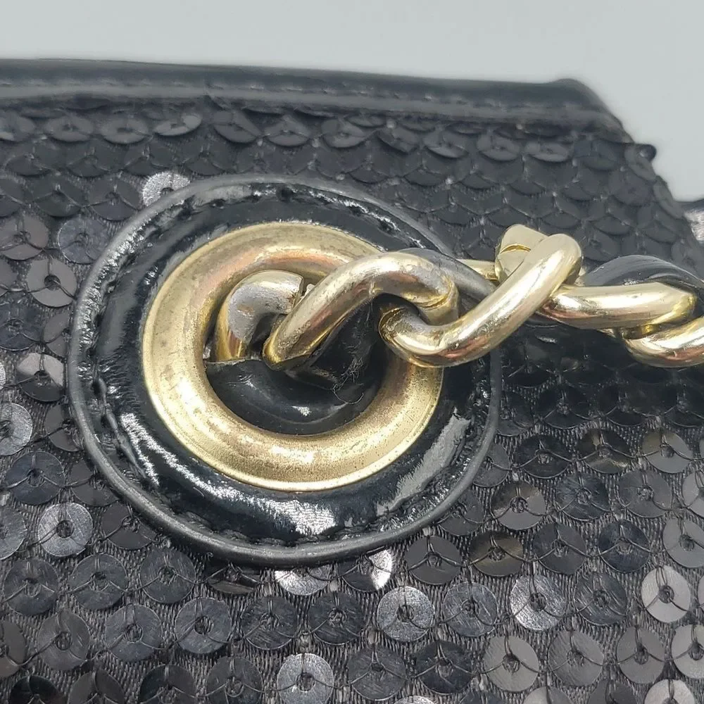 BETSEY JOHNSON CASUAL Y2K HANDBAG PURSE MEDIUM in BLACK SEQUINS W/ GOLD HARDWARE